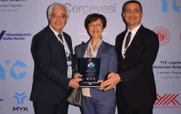 Tıp Fakültemize Türkiye Yeterlilikler Çerçevesi Plaketi - k