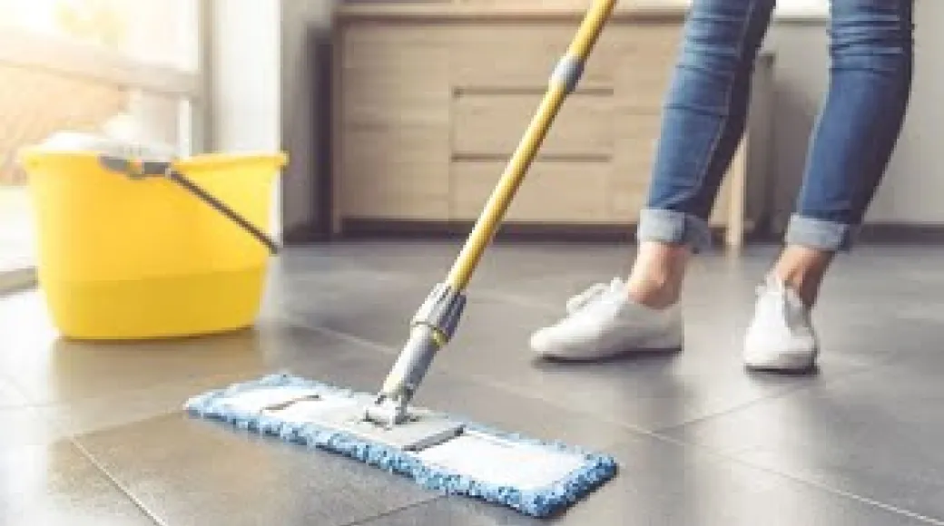 Tıp Fakültesi Göğüs Hastalıkları Anabilim Dalı Öğretim Üyemiz Prof. Dr. Çağlar Çuhadaroğlu anlatıyor “Koronavirüse karşı ev temizliğinde çamaşır suyu ya da sirke kullanmak etkili midir?”